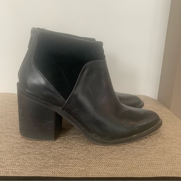 Black Modern Vintage Leather Ankle Boots - Picture 4 of 14